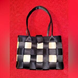 Seatbelt strap bag